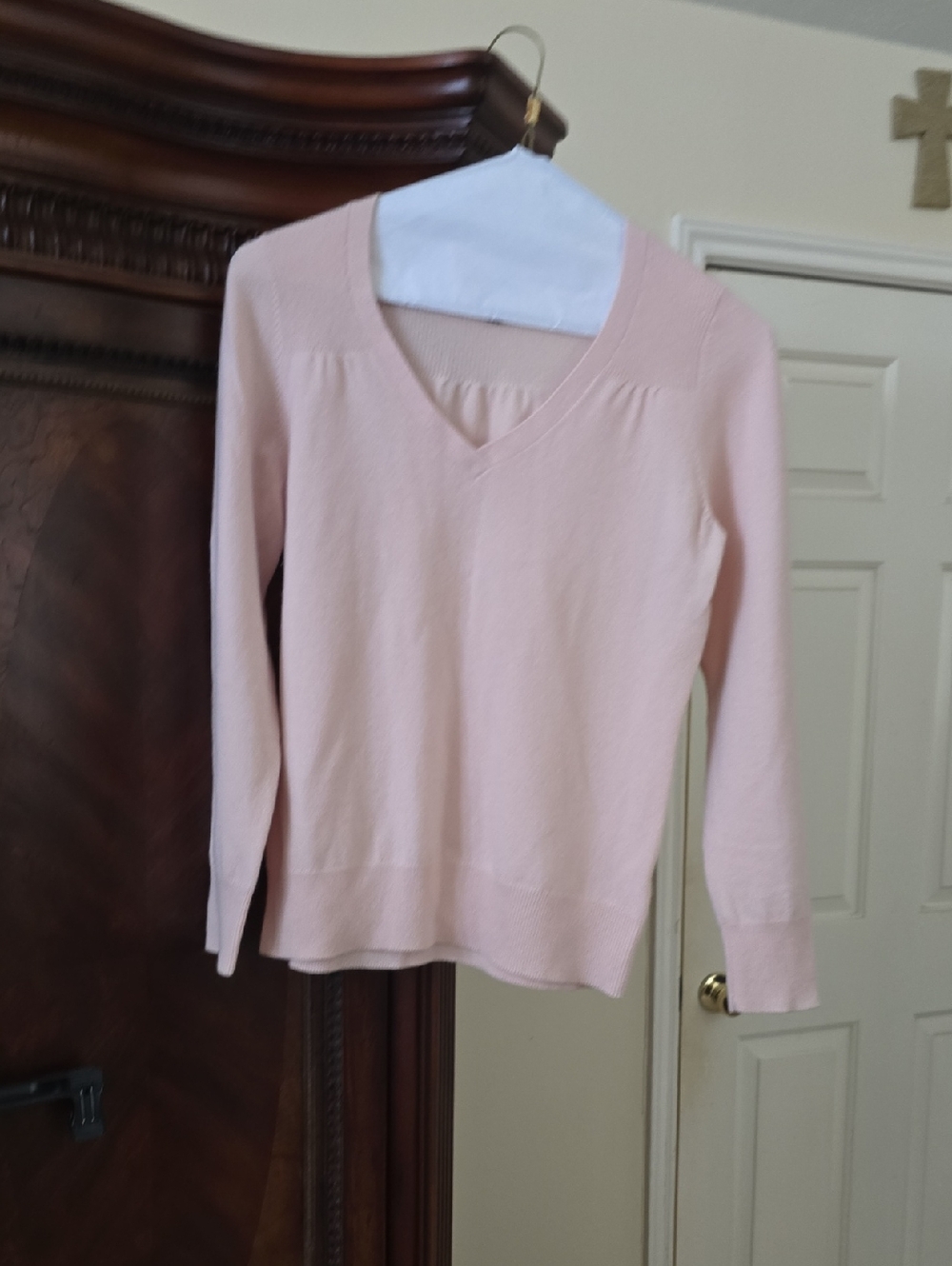 Talbots Pale Pink Cashmere V-Neck Sweater